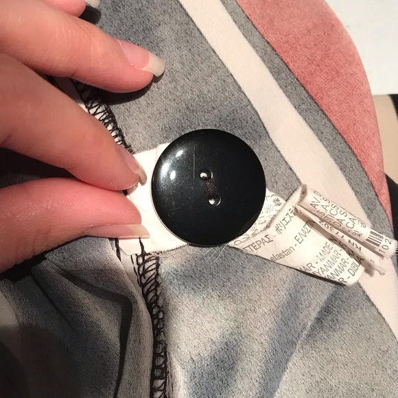 📦5/$50 Zara Striped Slightly Wide Leg Cropped Pants in Black Red Beige XS - Picture 13 of 14